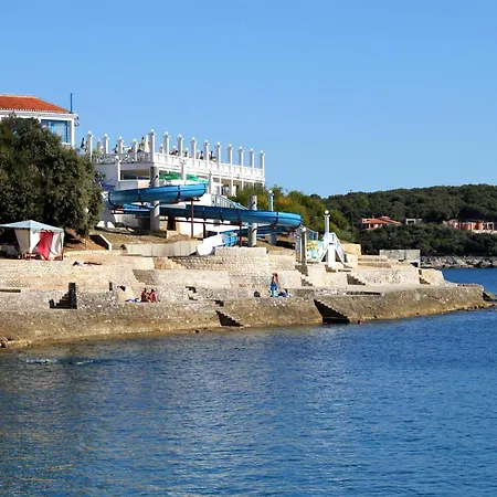Family Friendly With A Swimming Pool - 22040 Apartment