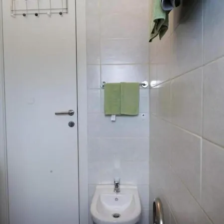 Family Friendly With A Swimming Pool - 22040 Apartment Pula