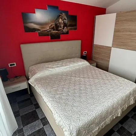 Family Friendly With A Swimming Pool - 22040 Pula
