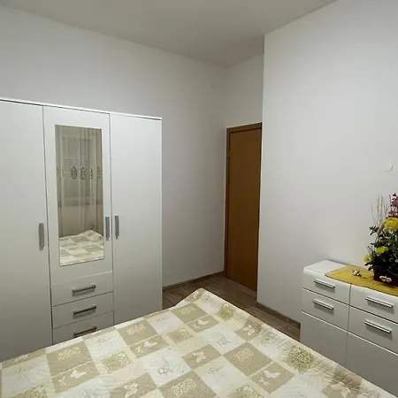 Family Friendly With A Swimming Pool - 22040 Apartment *