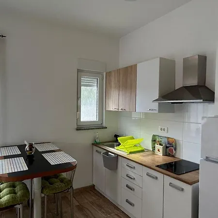Apartment Family Friendly With A Swimming Pool - 22040 *