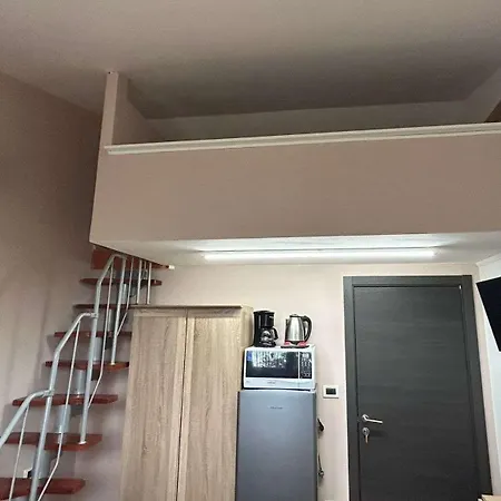 Apartment Family Friendly With A Swimming Pool - 22040 Pula