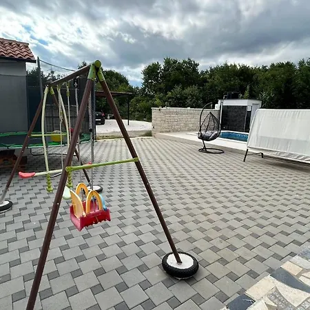 Apartment Family Friendly With A Swimming Pool - 22040 Pula